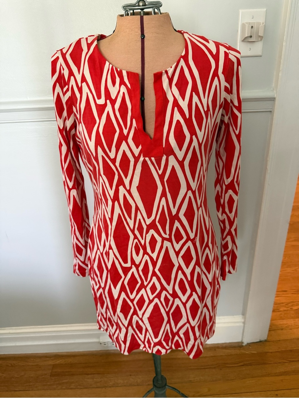 Diane Von Furstenberg Red & White Long Sleeve Geometric Shift Dress